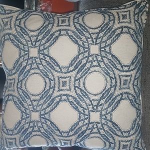 Throw pillow/ Four pillows